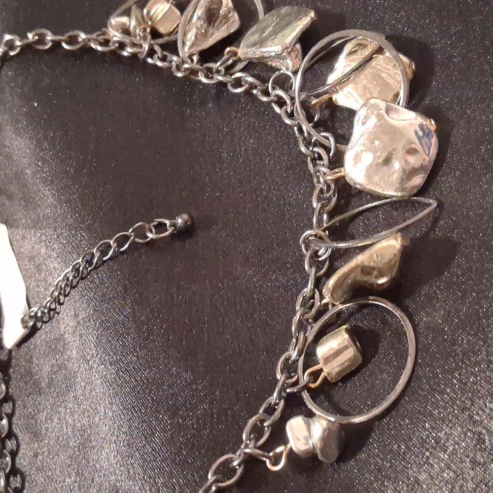 Miro Silver and Black Women's Silver Shell Necklace. 18 -22 In. Long